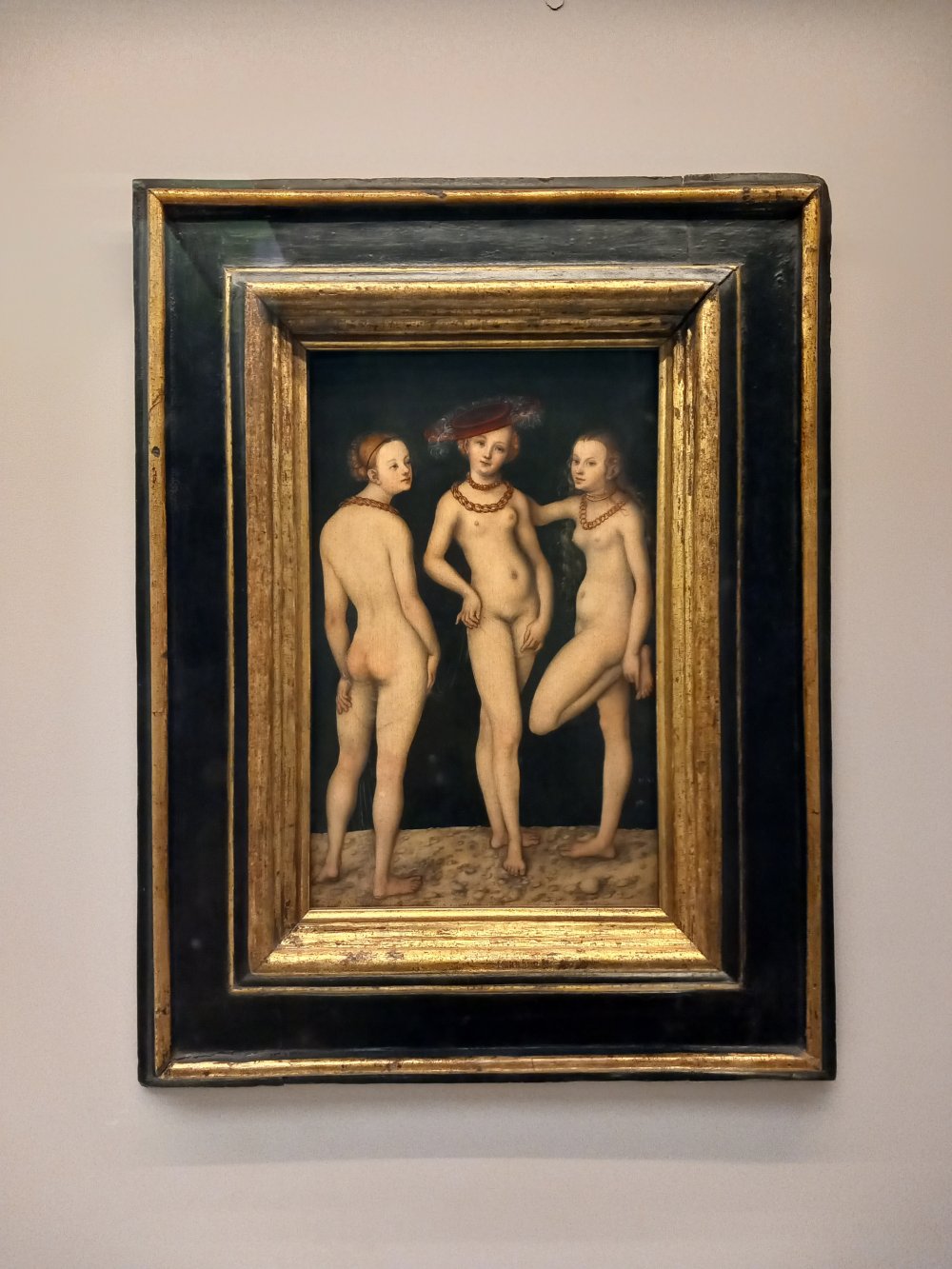 1709251478_musee_du_louvre_paris_richelieu_salle_810_cranach_l-ancien_les_trois_graces_1531_rf-2011-1_-_2023_11_18_benjamin_bories.jpg