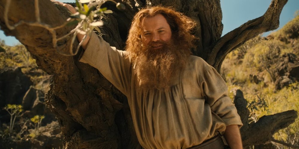 1725831984_the_rings_of_power_s2_e4_-_rory_kinnear_as_tom_bombadil.jpg