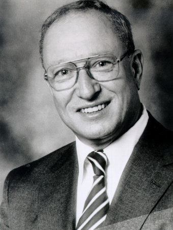1689985488_peter_spier_1927-2017.jpg