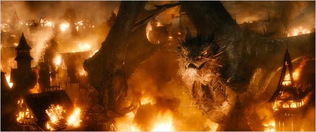 1419500508_pj_smaug_esgaroth_.jpg