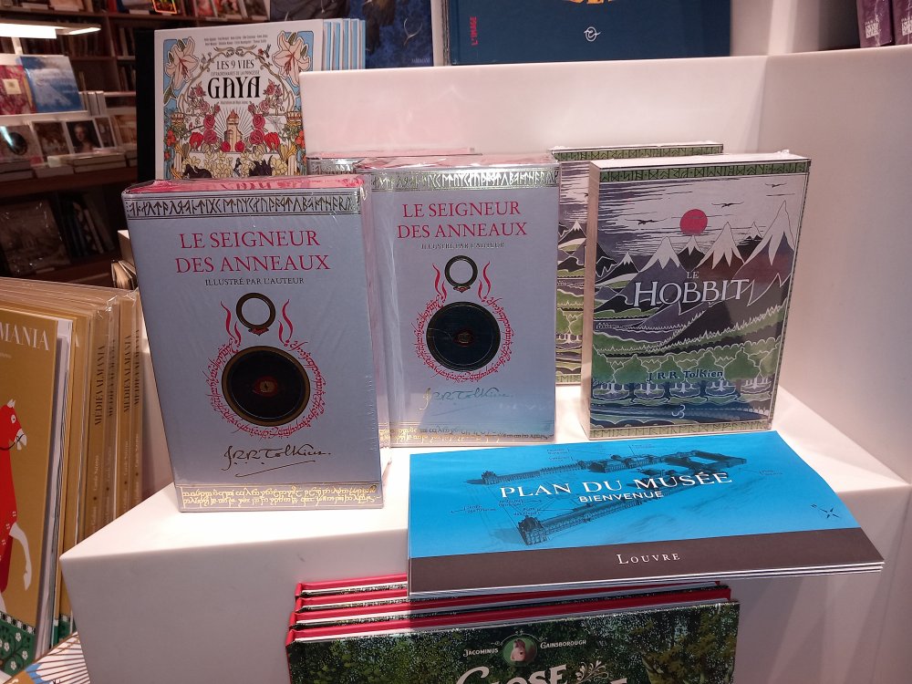 1701054550_paris_librairie_louvre_2023-11-18_12.28.16_benjamin_bories.jpg