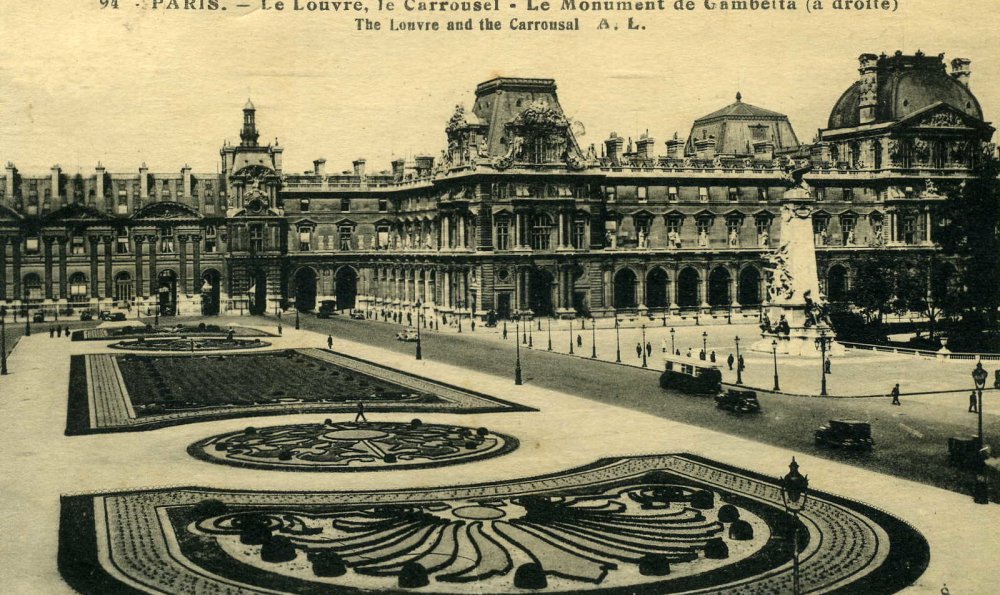1775164053_louvre_carte_postale_c1930.jpg