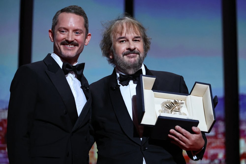 1778619040_elijah_wood_peter_jackson_cannes_2026_-_photo_afp.jpg