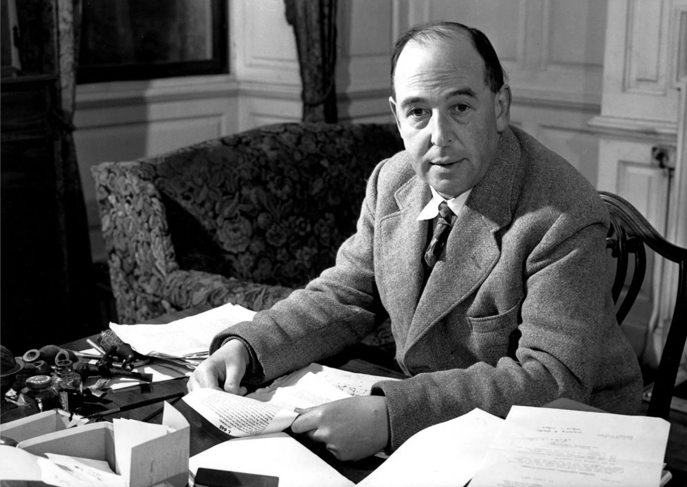 1700688624_cs-lewis2.jpg